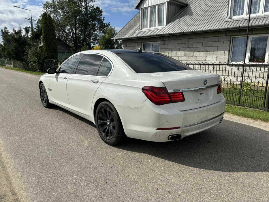 2013r. BMW 740iL Long 3.0 320 Koni Head Up Harman Kardon NA MIEJSCU