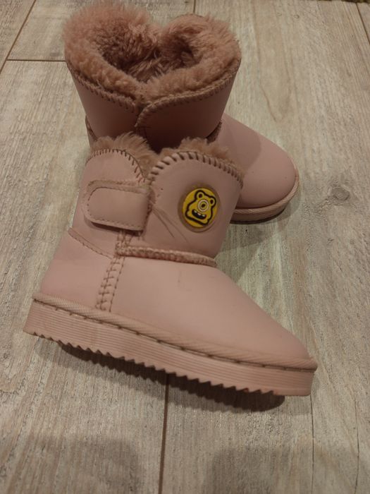 Капчики на дівчинку розмір 21 стан чудові ніде не потерті