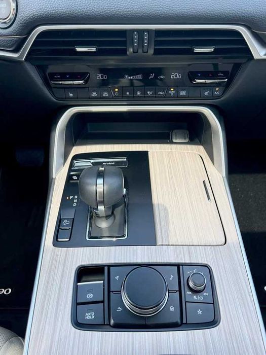 Mazda CX-90, 2023 року