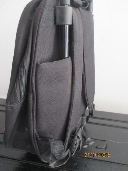 1 mochila trolley e 4 bolsas para criança