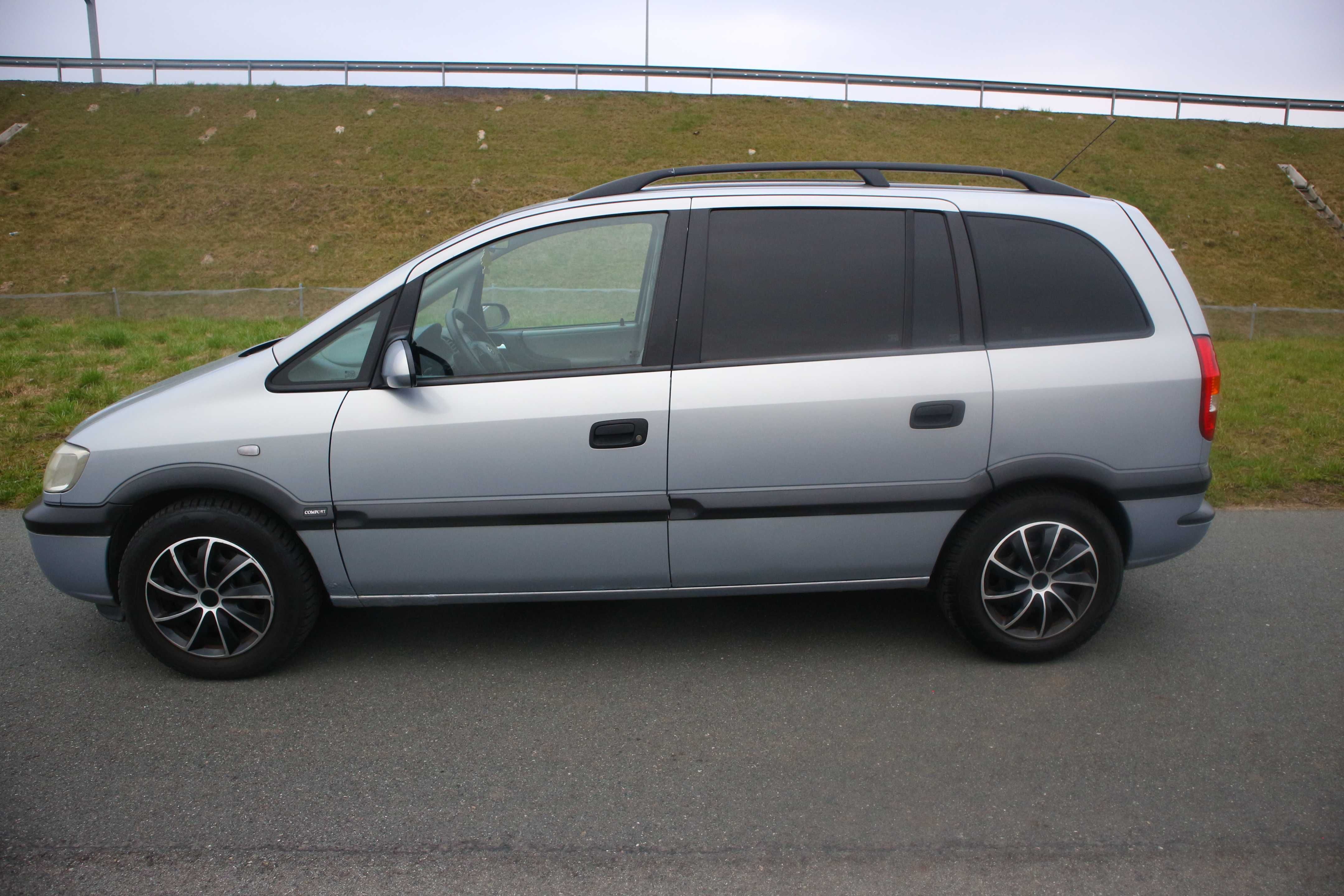 Opel Zafira Zarejestrowana 7 osób Benzyna