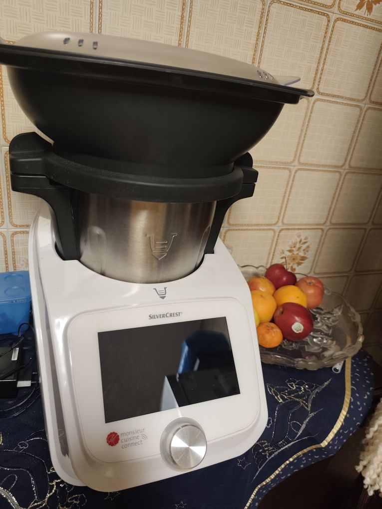 Monsieur cuisine connect com processador alimentos