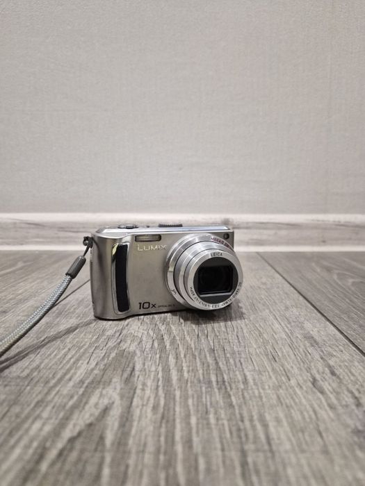 Panasonic Lumix DMC-TZ4 вінтажна мильниця.