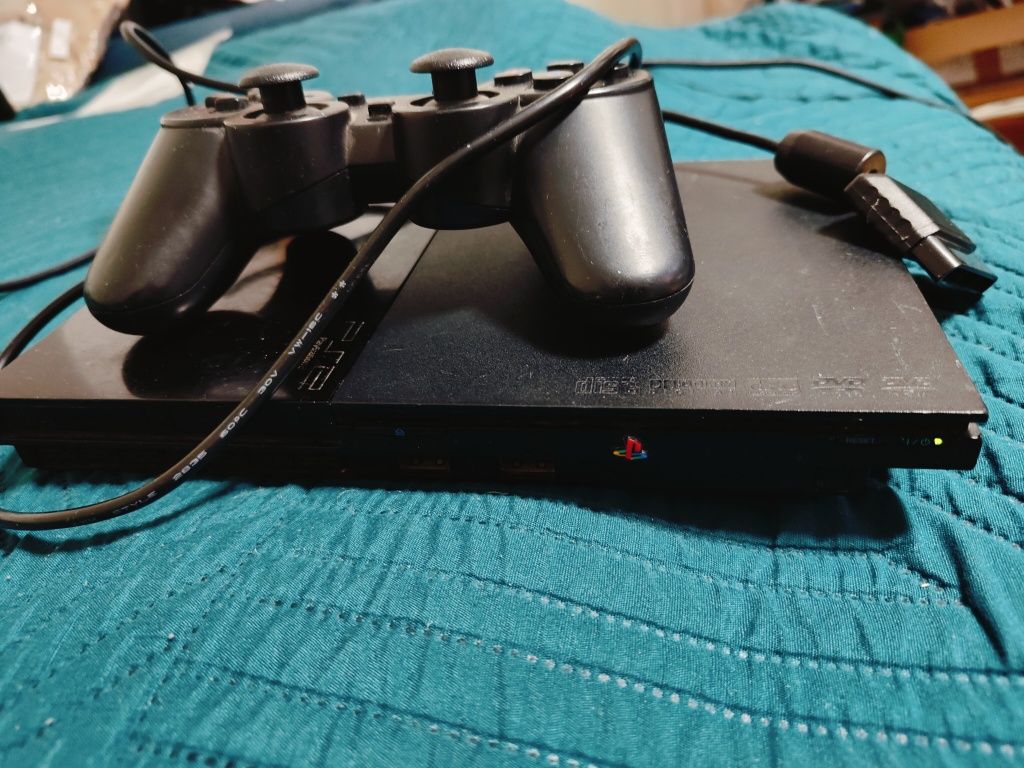Sprzedam konsole PS2 model SCPH-90004 uszkodzone wejście zasilania