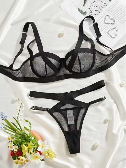 Жіночий сексуальний комплект білизни з сітчастими деталями