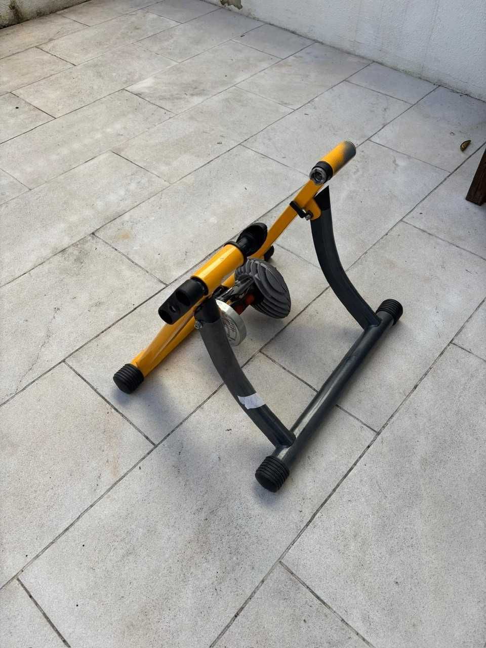 Rolo de Treino para Bicicleta – Usado, em Excelente Estado