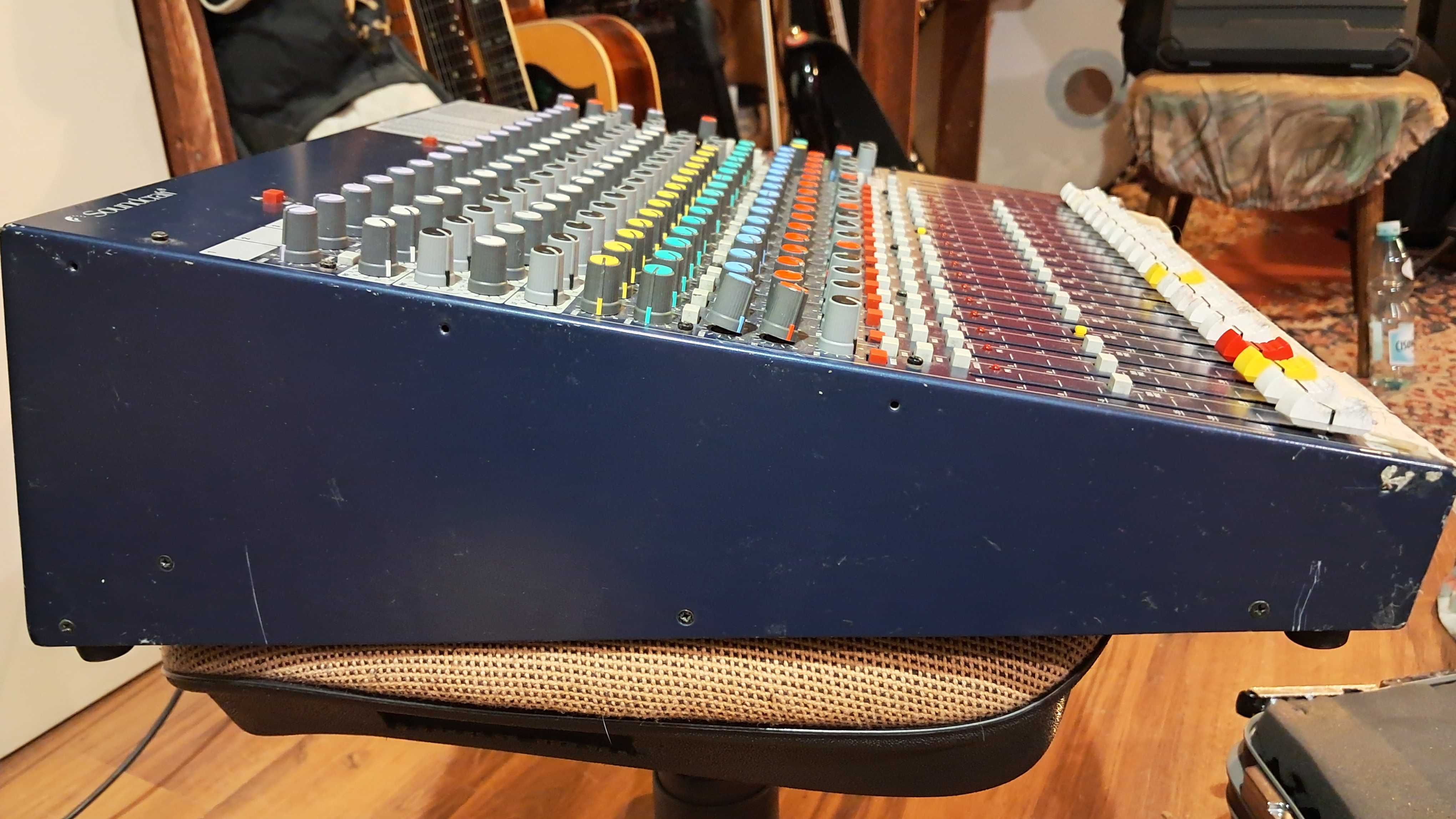 Soundcraft FX16II mikser analogowy z efektami