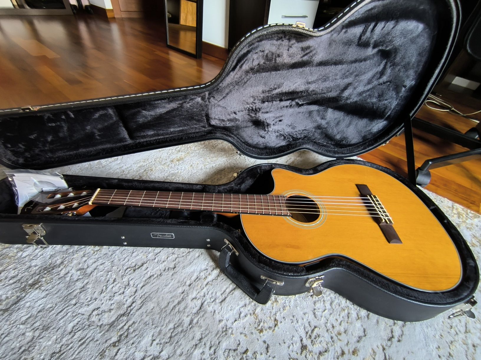 Guitarra Fender ThinLine Nylon