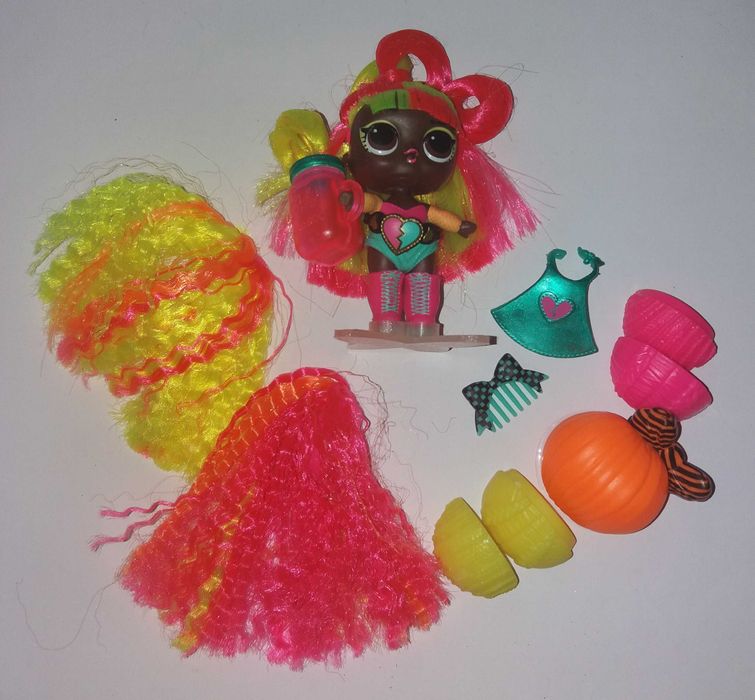 Lol Hairvibes  para venda- vendidas como mostra nas fotos-12€ cada.