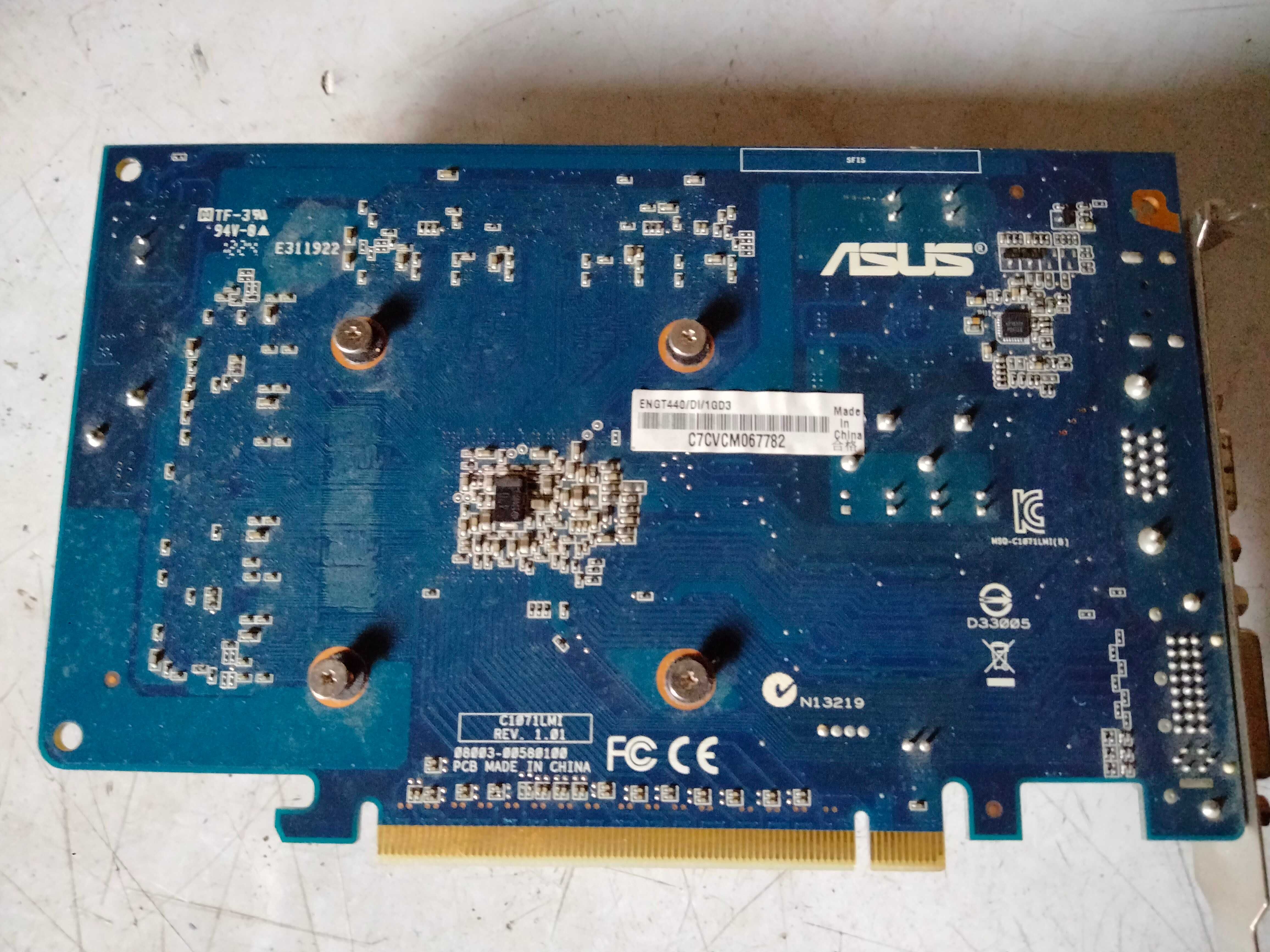 Видеокарта Asus GT 440 Radeon HD 6570