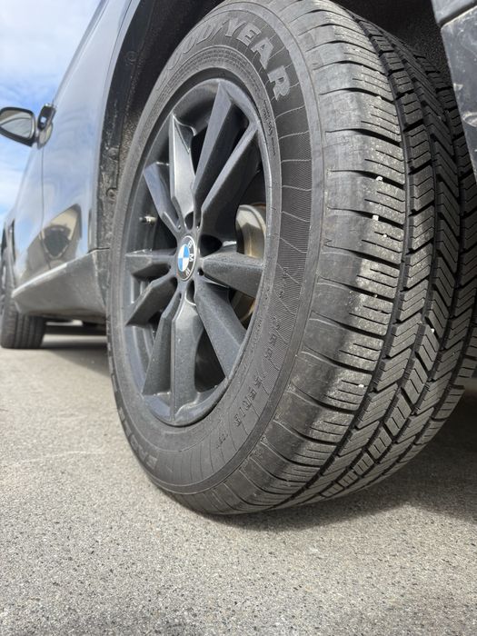 Продаю комплект шин с дисками R18 на BMW X5 (F15)