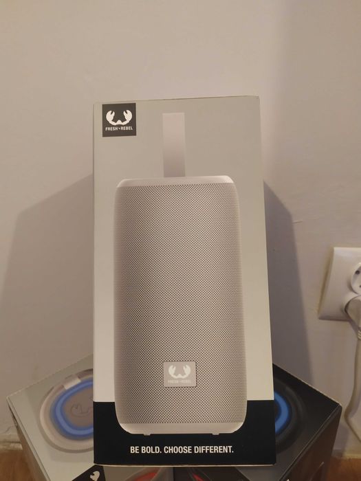Акумуляторна колонка з Bluetooth та світловими ефектами