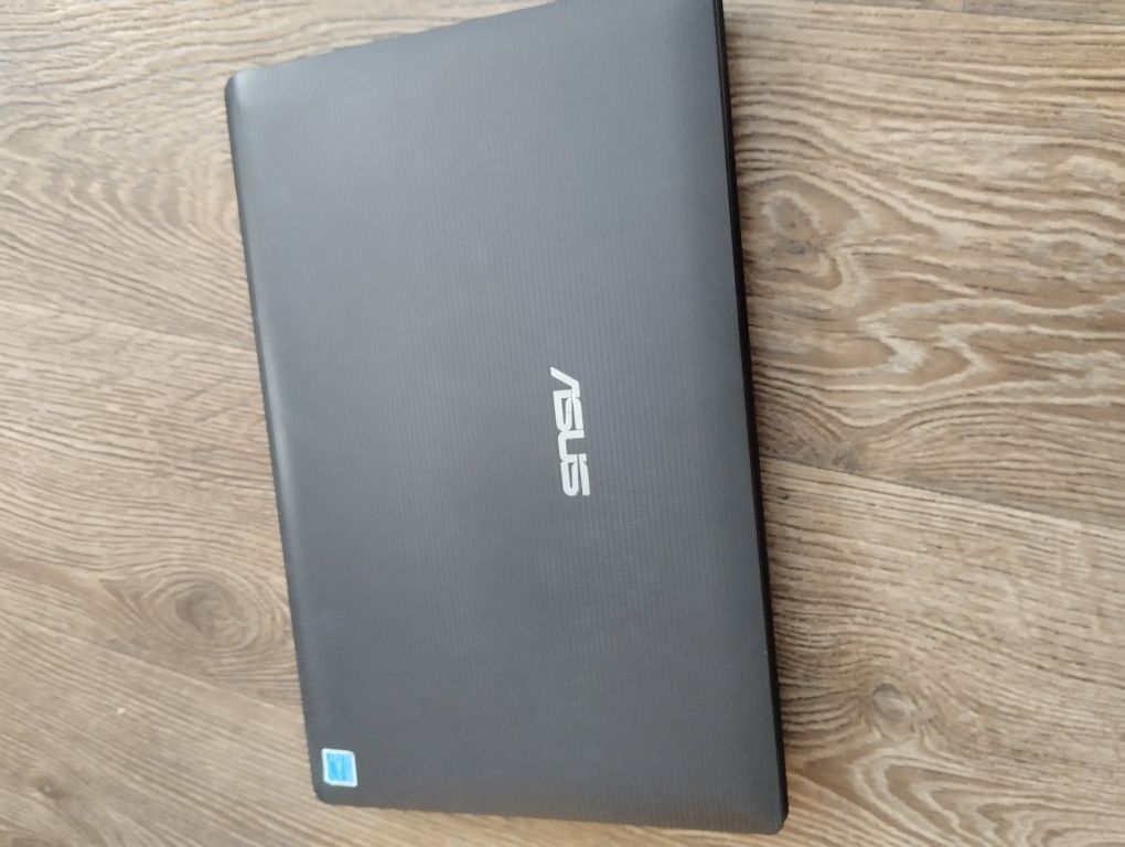 .Продам  не убиваемый (15,6") б у ноутбук Asus K53U с