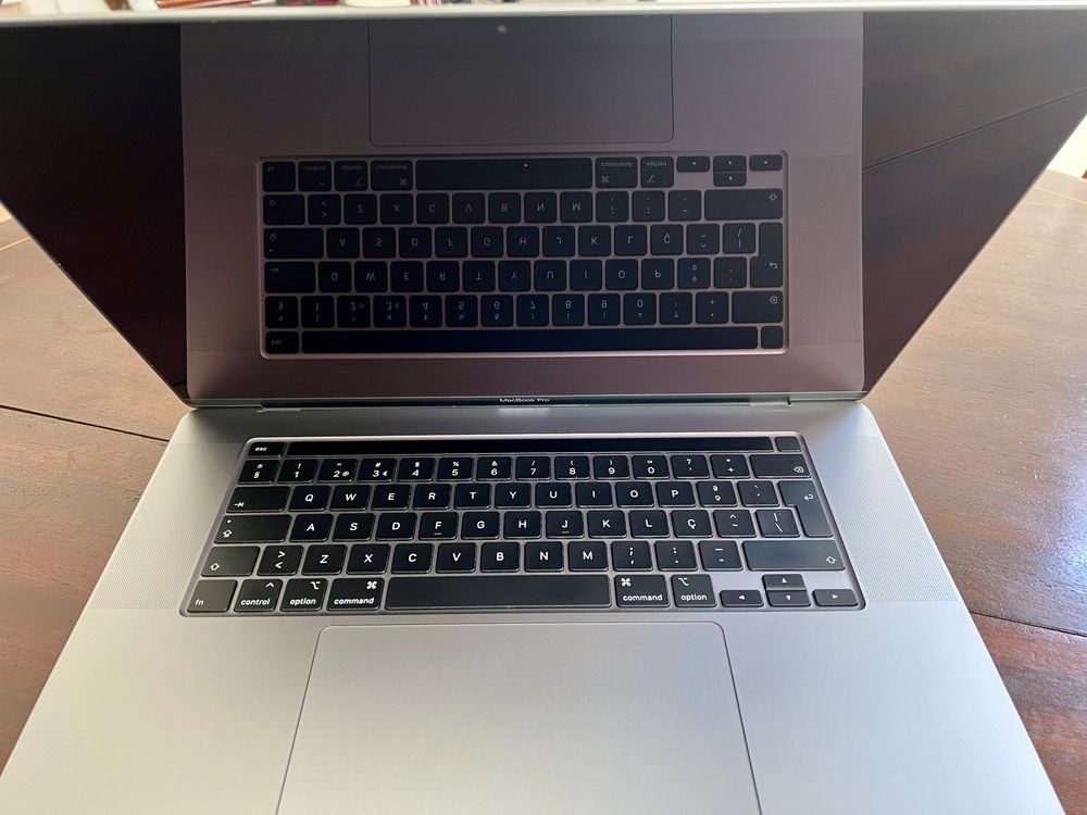 Macbook Pro 16” 2019 (Comprado em 2021) - Sem Uso