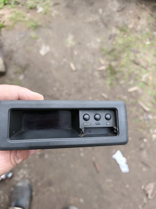 Hyundai poni часы.