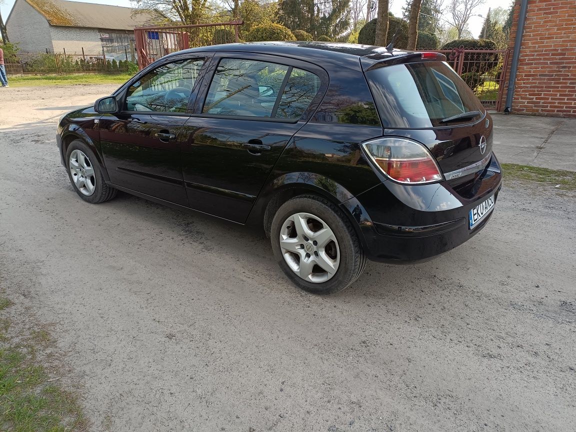 Opel Astra H 1.4 16v benzyna.2008r.Stan bdb.Długie opłaty.Polecam