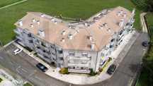 Apartamento T1+1 de áreas generosas com varanda e garagem fechada em R