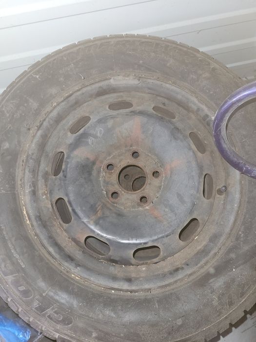 Opony zimowe na felgach stalowych Golf 4, bieżnikowane