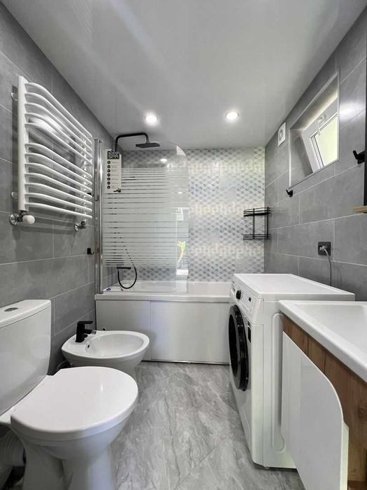 2 кімнатна в центральній частині міста