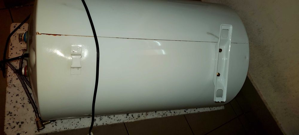 Bolier do podgrzewania wody Farelli 80l na prąd 1500w odbior osobisty