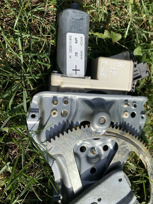 Механізм склопідйомника Toyota Avensis T25