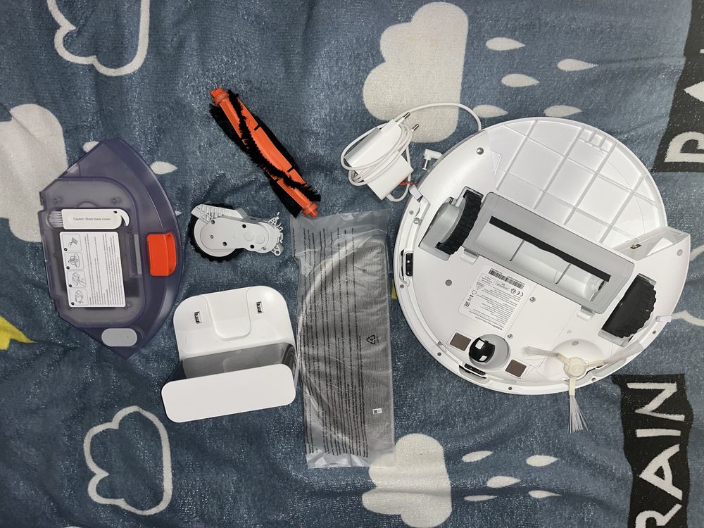 Робот пылесос Xiaomi robot vacuum E10