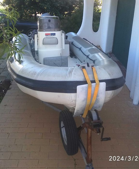 Semi- rígido VALIANT V-450 com motor TOHTSU TLDI 50HP 2T