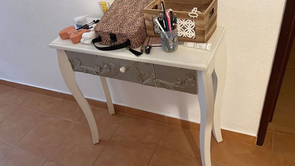 Móvel tocador em branco