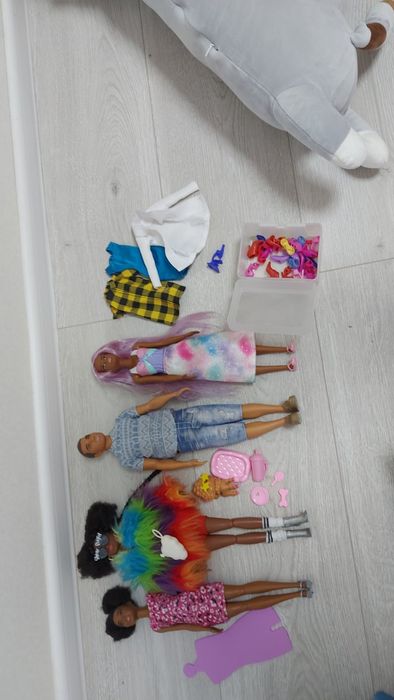 Барбі ,Кен ляльки ,пупси