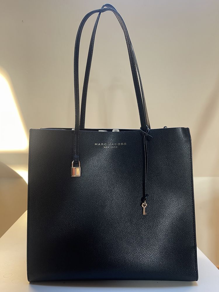 Marc Jacobs Leather tote