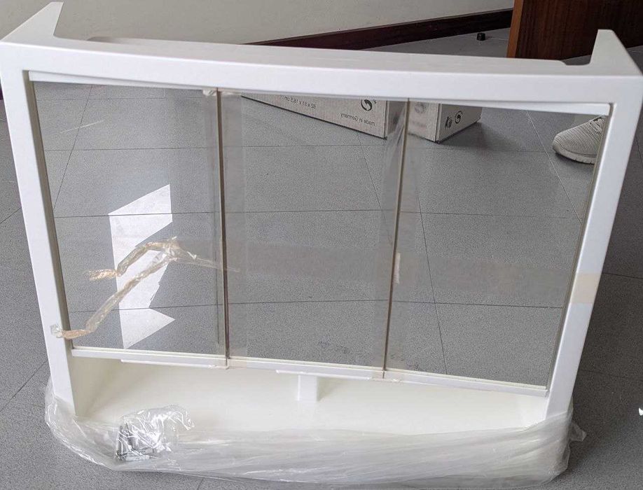 Armário com espelho