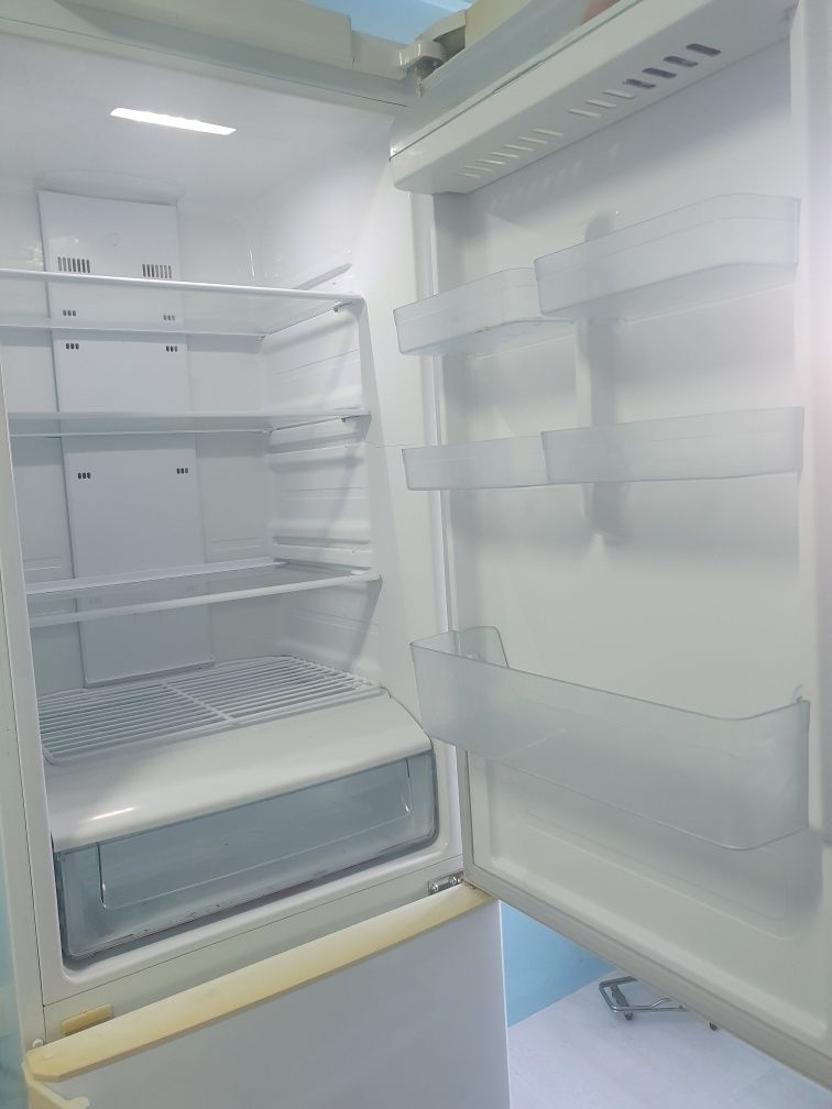 Frigorífico SAMSUNG No Frost