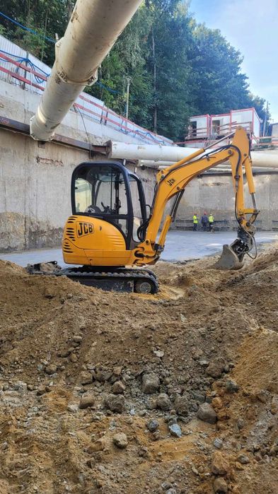 Wynajem mini koparki Usługi mini koparką