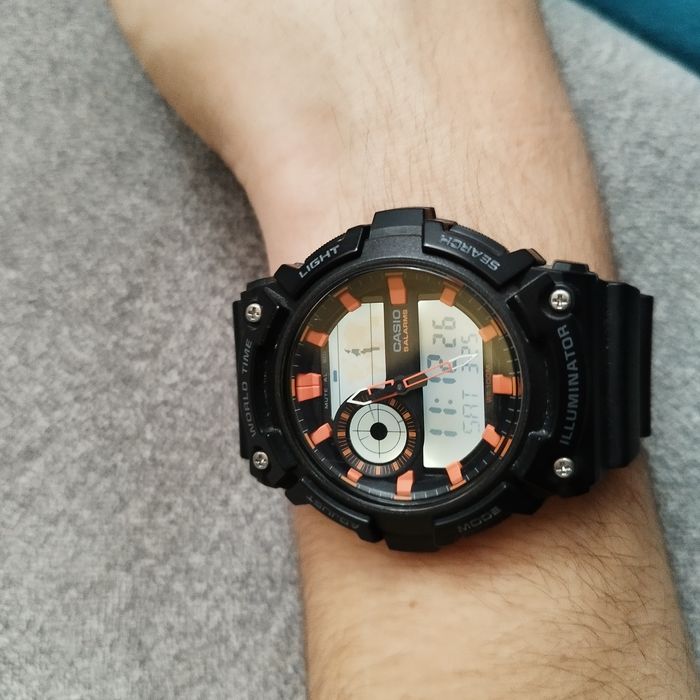 Zegarek casio salarms (czarno-pomaranczowy)