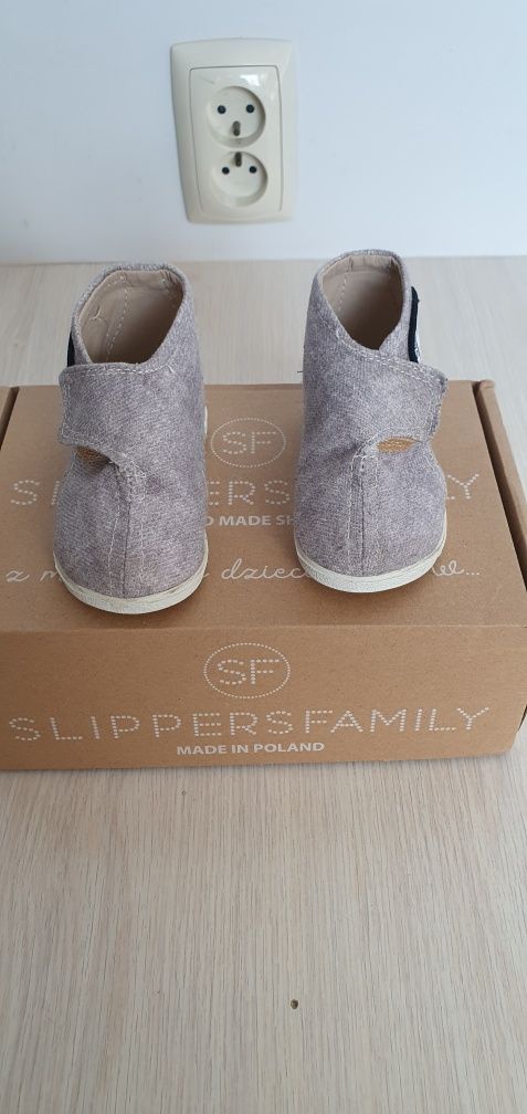 Kapcie Slippersfamily 19