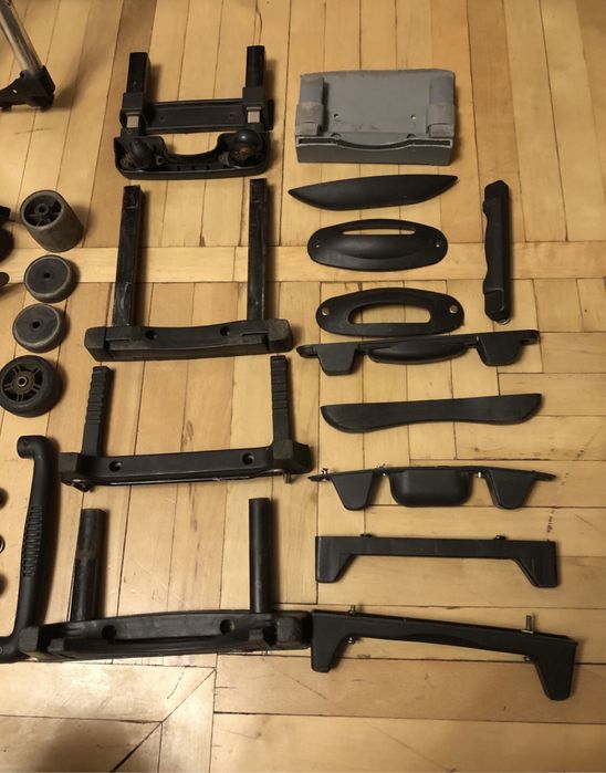 Запчастини для валізи-чемодана,колеса,ручки ,ніжки