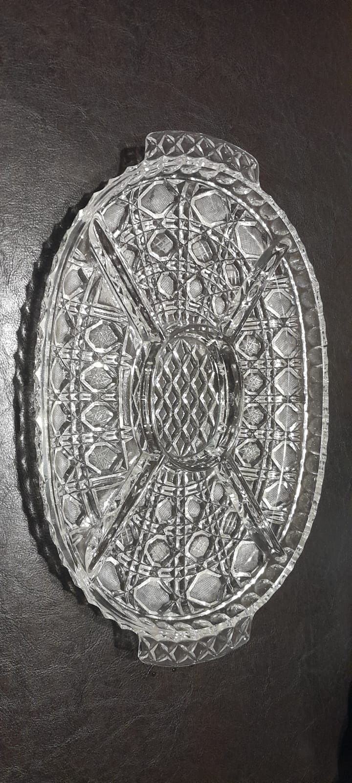 Duża patera, misa (talerz) kryształowa na przekąski i przystawki.