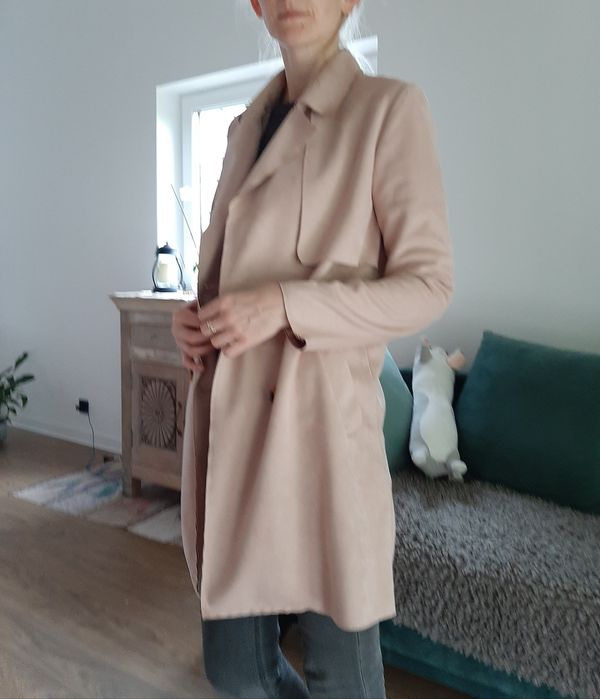 Wiosenny płaszczyk, trencz