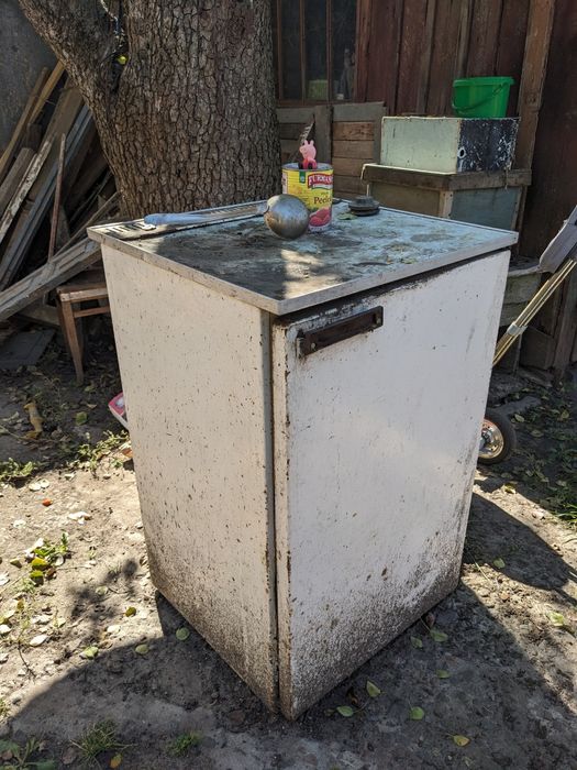 Холодильник, газова плита