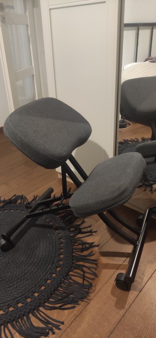 Klęcznik Ikea prawie nowy