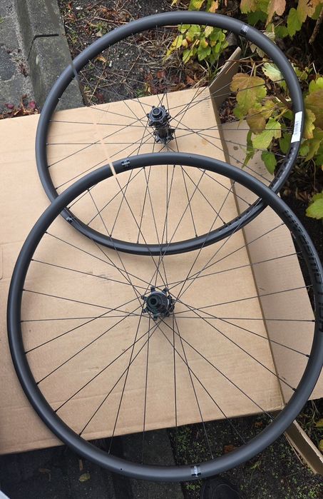 Hollowgram koła 29" carbon dt swiss xrc cannondale