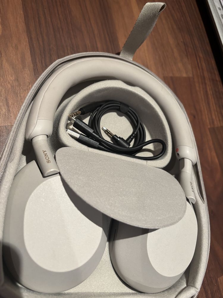 Sony WH-1000XM5 como novos
