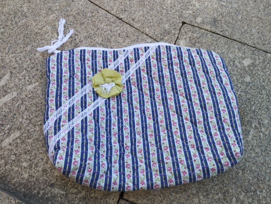 Cesta de palha azul