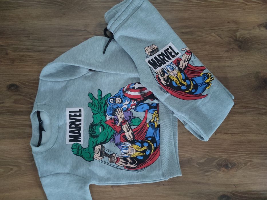 Komplet dresowy Marvel 110/116