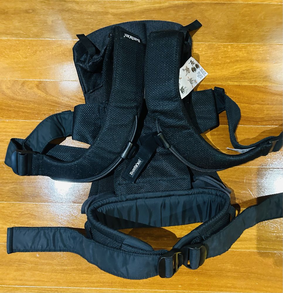 Mochila Babybjorn airmesh [versão mais cara] como nova - preta