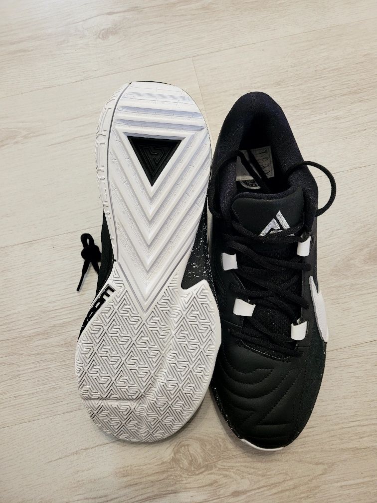 Кроссовки NIKE FREAK 5 нові original