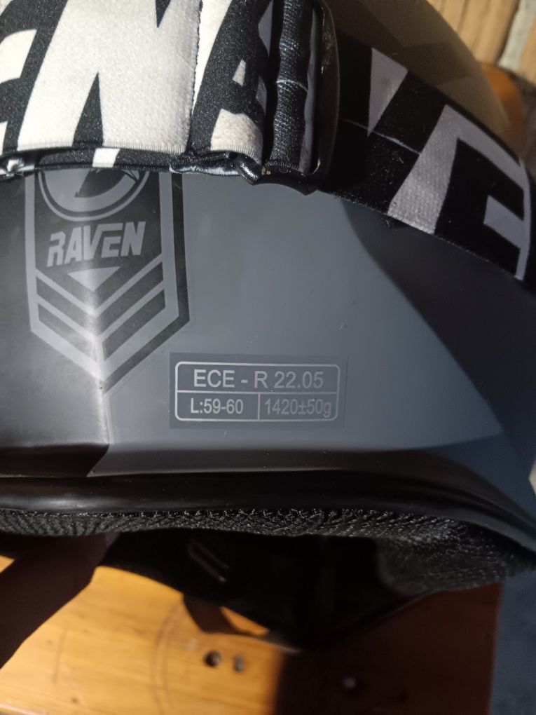 Kask REVEN szary