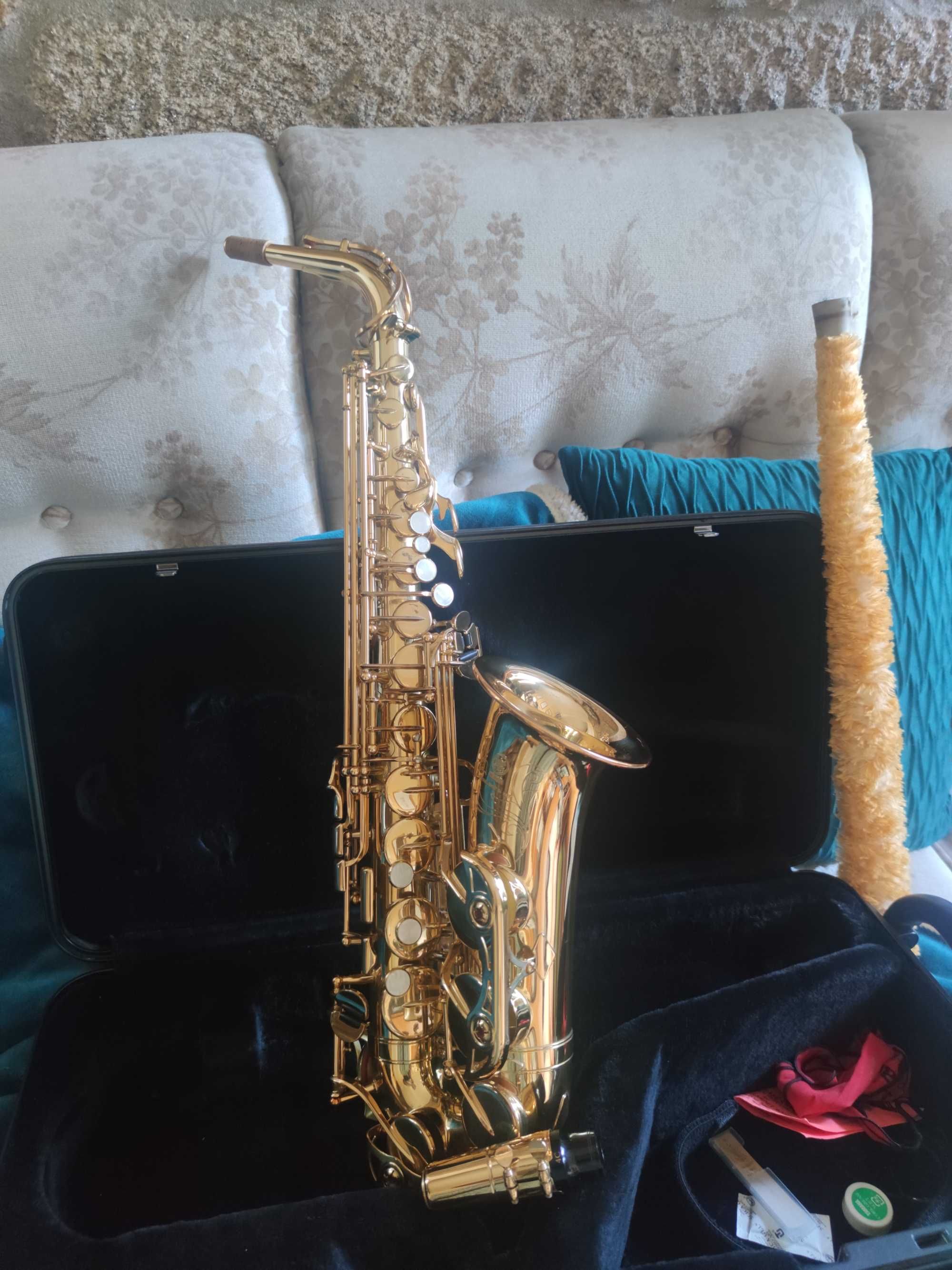 Saxofone Yamaha Yas 475 como novo