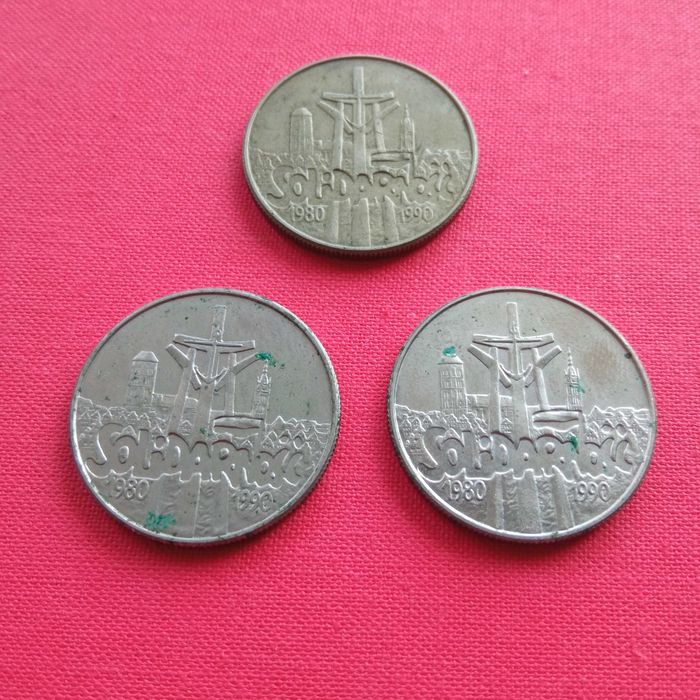 Moneta Solidarności 10000 zł o trzech różnych wagach