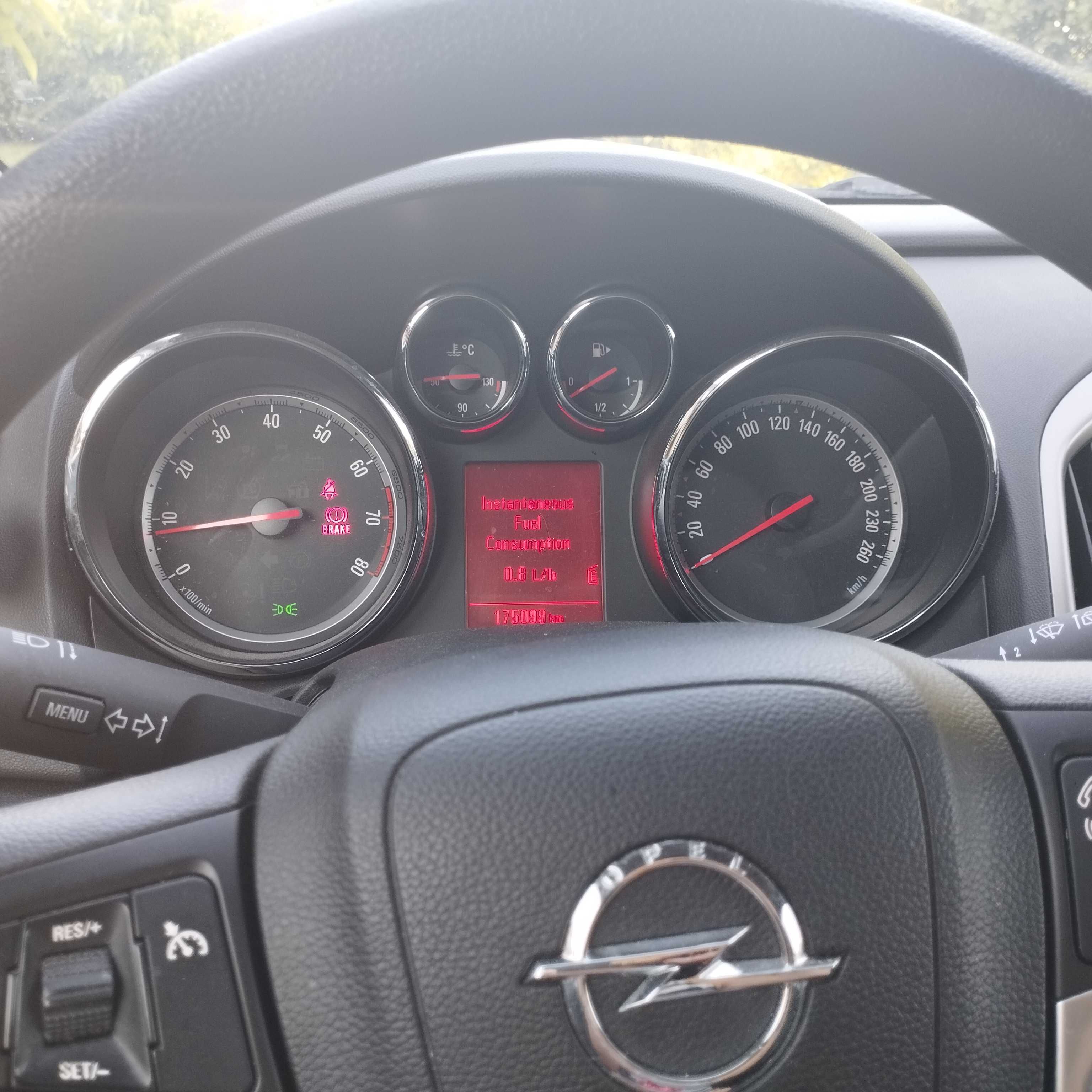 Opel Astra J, zadbany,z gazem